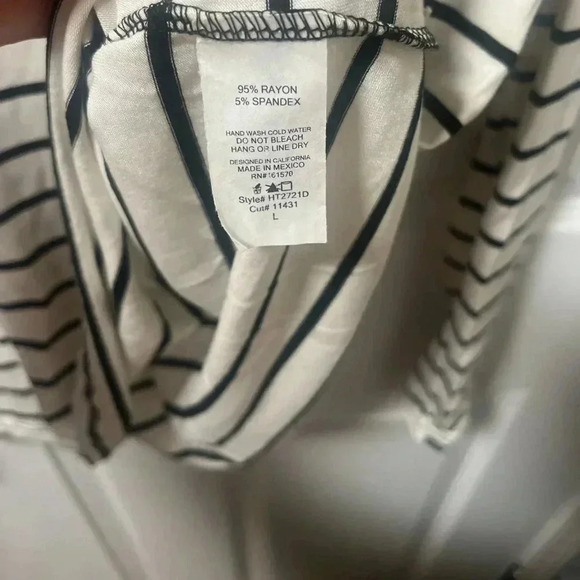 NEW Haptics BLACK RUST & IVORY CHEVRON COLOR BLOCK LONG SLEEVE TOP SIZES S,M,L - Picture 5 of 5